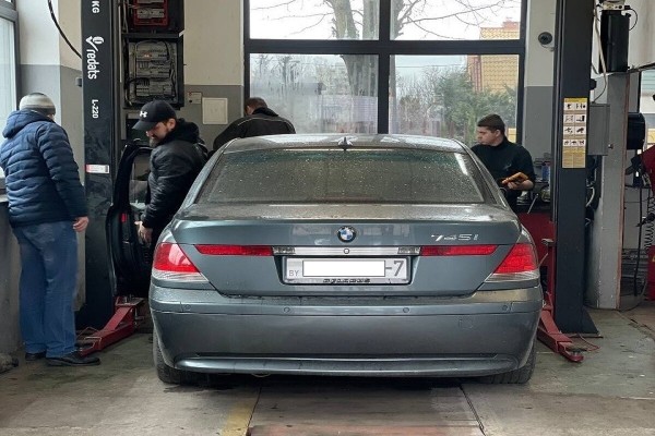 Белорус открыл в Варшаве сразу 2 автосервиса. Как у него теперь дела?