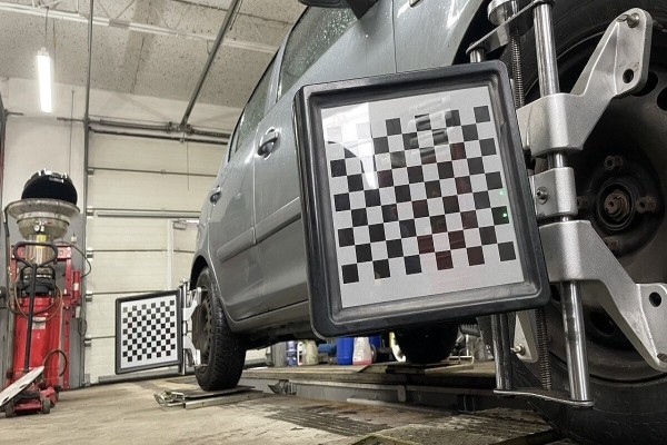 Белорус открыл в Варшаве сразу 2 автосервиса. Как у него теперь дела?