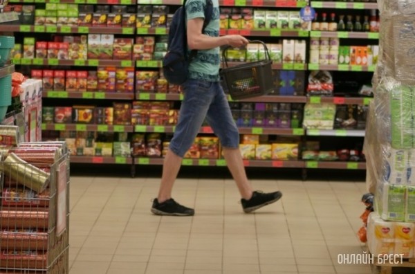 Сколько в среднем белорусы тратят в магазинах за день? Рассказал Белстат Сколько в среднем белорусы тратят в магазинах за день? Рассказал Белстат