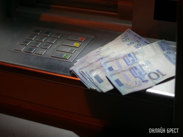 Где в Беларуси самые высокие зарплаты и кто зарабатывает больше всех