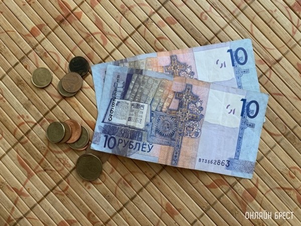 В Беларуси более 10 тысяч человек получают зарплату более 10 тысяч рублей. Где они работают? В Беларуси более 10 тысяч человек получают зарплату более 10 тысяч рублей. Где они работают?