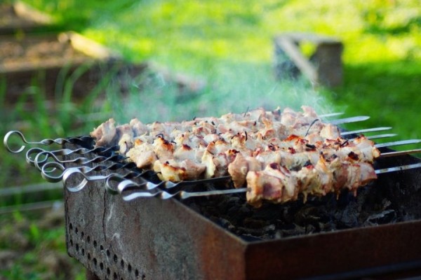 В Беларуси ищут менеджера по шашлыкам на удаленку. Сколько готовы платить