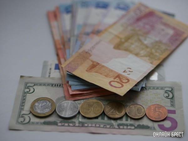 Физлица в Беларуси в мае продали на $118,1 млн валюты больше, чем купили Физлица в Беларуси в мае продали на $118,1 млн валюты больше, чем купили