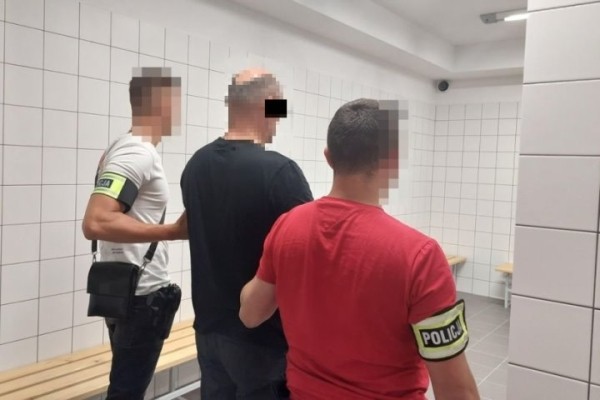 В Польше украинцы вскрывали машины белорусов и украинцев В Польше украинцы вскрывали машины белорусов и украинцев