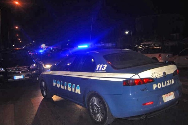 В Милане 30-летнюю белоруску ограбила женщина, угрожая отверткой В Милане 30-летнюю белоруску ограбила женщина, угрожая отверткой